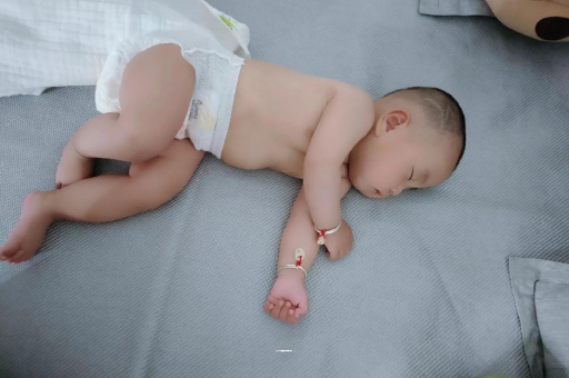 肇东宝宝几个月可以吃水果